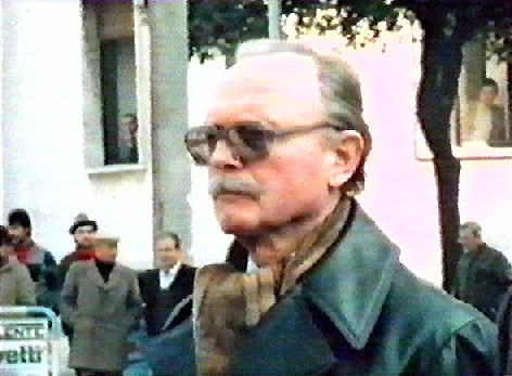 <p>Il capitano Ferdinand Foltin, ripreso a Cassino in occasione della realizzazione di un documentario (1984).</p>