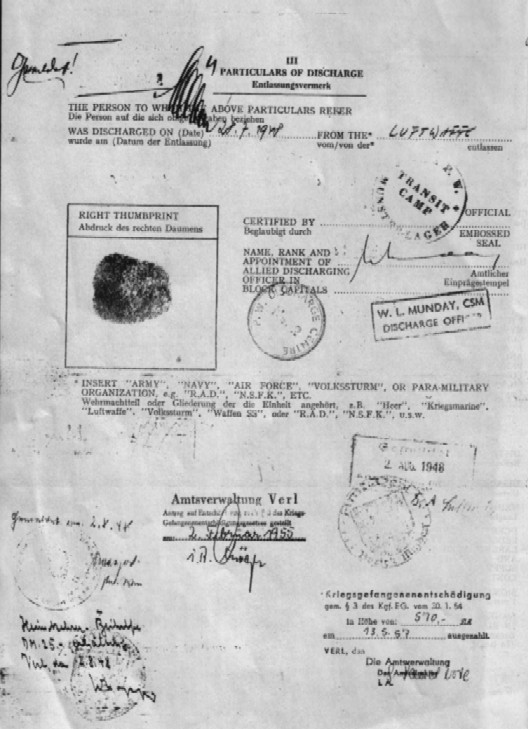 <p>Documenti di prigionia di Gerhard Wignanek.</p>