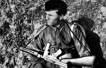 <p>Un combattente polacco fotografato a Piedimonte S. Germano.</p>