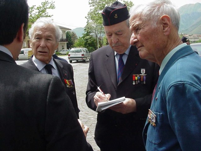 <p>12 Maggio 2004. I ricordi dei veterani francesi della battaglia del Garigliano.</p>