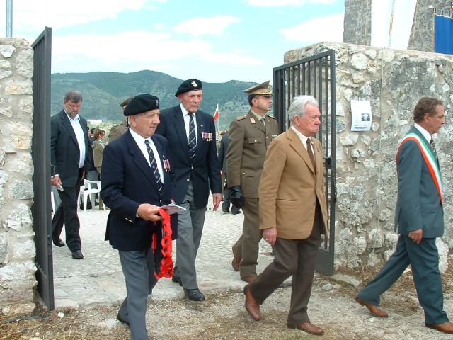 <p>18 maggio 2004 - REDUCI POLACCHI. Comune di Piedimonte San Germano (FR). Il generale Jan. Z. Zaremba, attuale presidente dell’Associazione Combattenti Polacchi in Italia.</p>