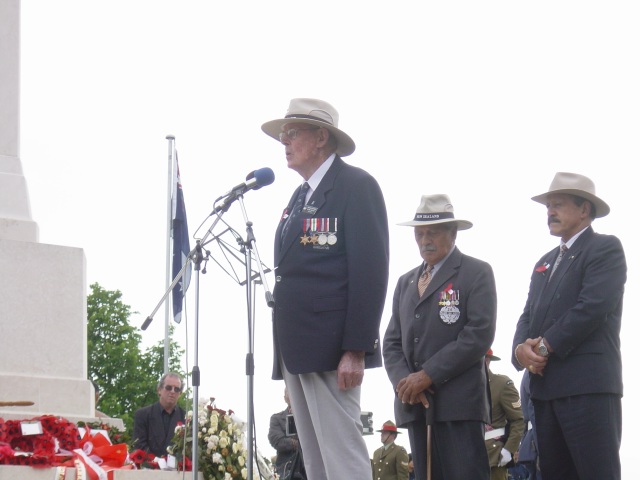 <p>20 maggio 2004 - REDUCI NEOZELANDESI. Il ricordo dei Veterani (1).</p>