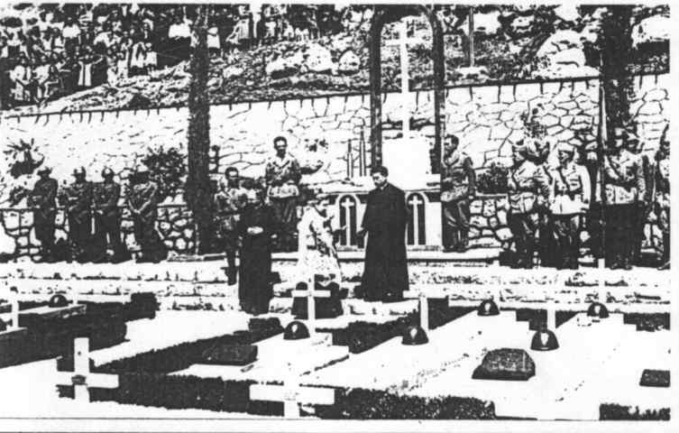 <p>La prima celebrazione in suffragio dei caduti Italiani al Cimitero di Montelungo.</p><p class='eng'>The first Mess at the Italian War Cemetery of Monte Lungo.</p>