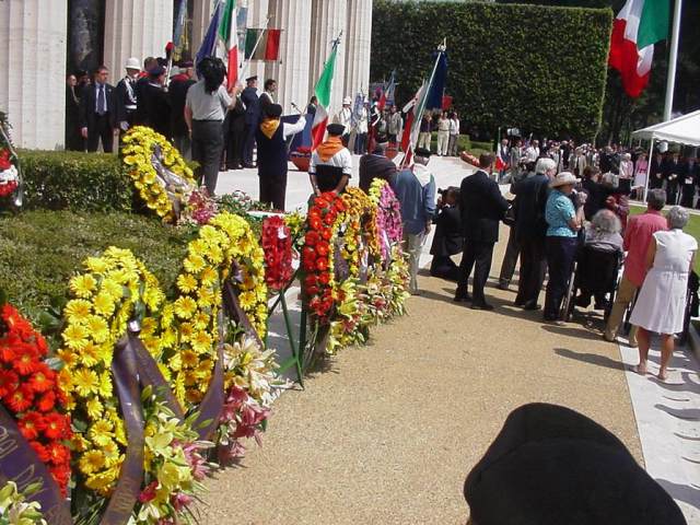 <p>31 maggio 2004 - ANZIO MEMORIAL DAY - Cimitero Militare Americano. Il ricordo dei caduti.</p>
