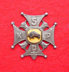 <p>POLONIA. Distintivo della 5a divisione di fanteria “Kresowa”.<br />Cassino: prese<br /> parte agli attacchi dell’11-12 maggio e del 17 maggio 1944.</p>