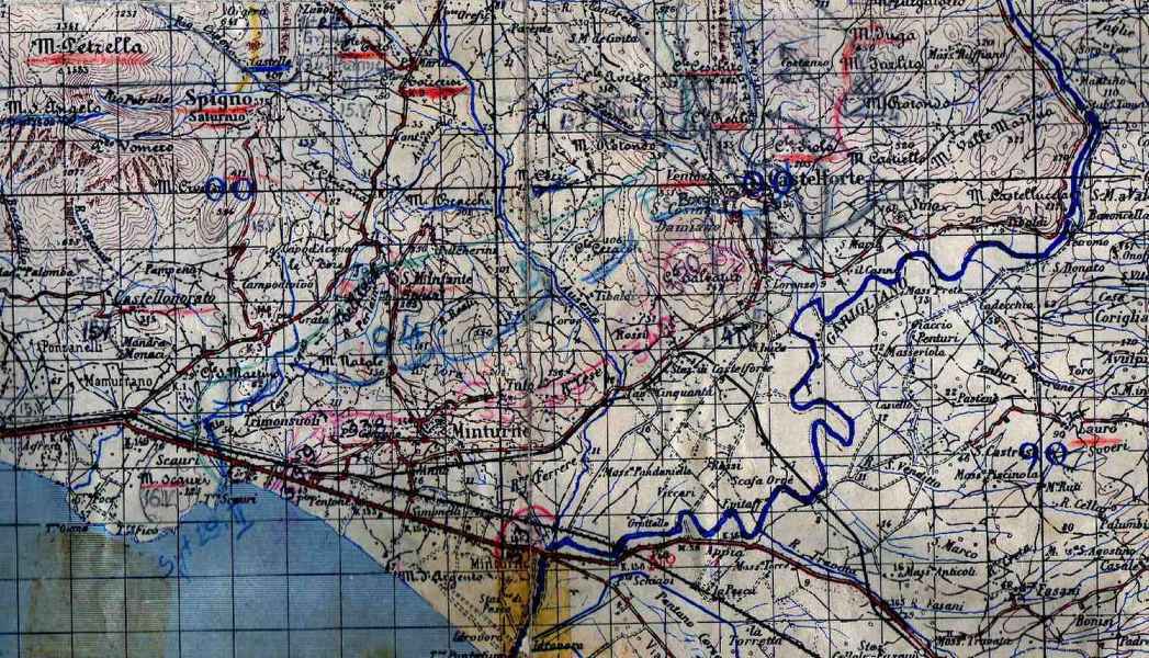 <p>Carta topografica in uso al comando del C.E.F. della zona del basso Garigliano, dove operarono la 3a divisione di fanteria algerina, il Corpo da montagna ed il II Corpo americano.</p>