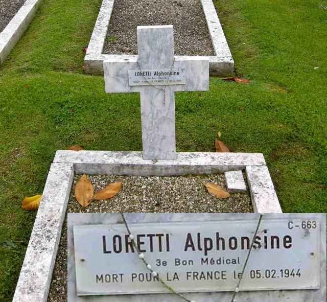 <p>Cimitero militare francese di Venafro (IS).<br />Marie-Alphonsine Loretti, di 28 anni, infermiera volontaria e conduttrice di ambulanze del III battaglione di Sanità, cadde sotto un improvviso bombardamento dell’artiglieria tedesca il 5 febbraio 1944 nei pressi di Sant’Elia Fiumerapido, come recita la motivazione di concessione della Médaille Militare.</p>